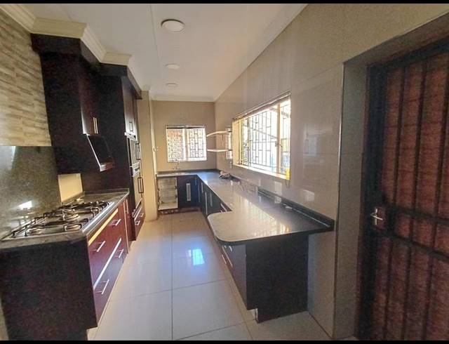4 BEDROOM HOUSE FOR SALE IN LAUDIUM
